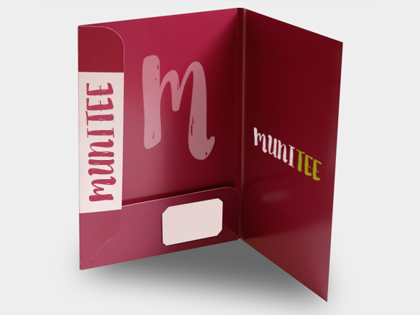 Dise�o de carpeta profesional corporativa en Barcelona
